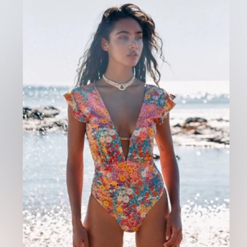 NEW💕FPMovement Beth Richards Sophia Roopa Pink Garden One Piece Swimsuit $280 - Picture 5 of 10